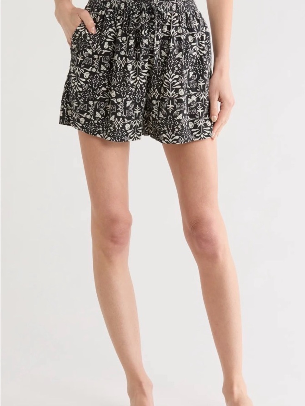 Nordstrom Merlose and market Black & White Printed Women's Shorts